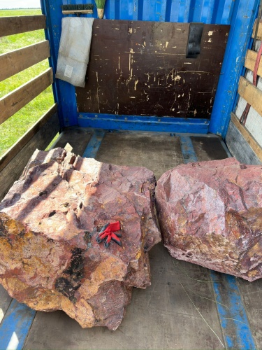 Ландшафтные глыбы красно-фиолетовые 200-1000 килограмм купить в Симе