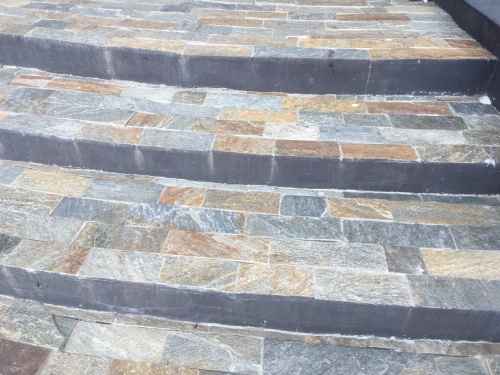 Плитка из Златолита Уральского для лестницы купить в Симе