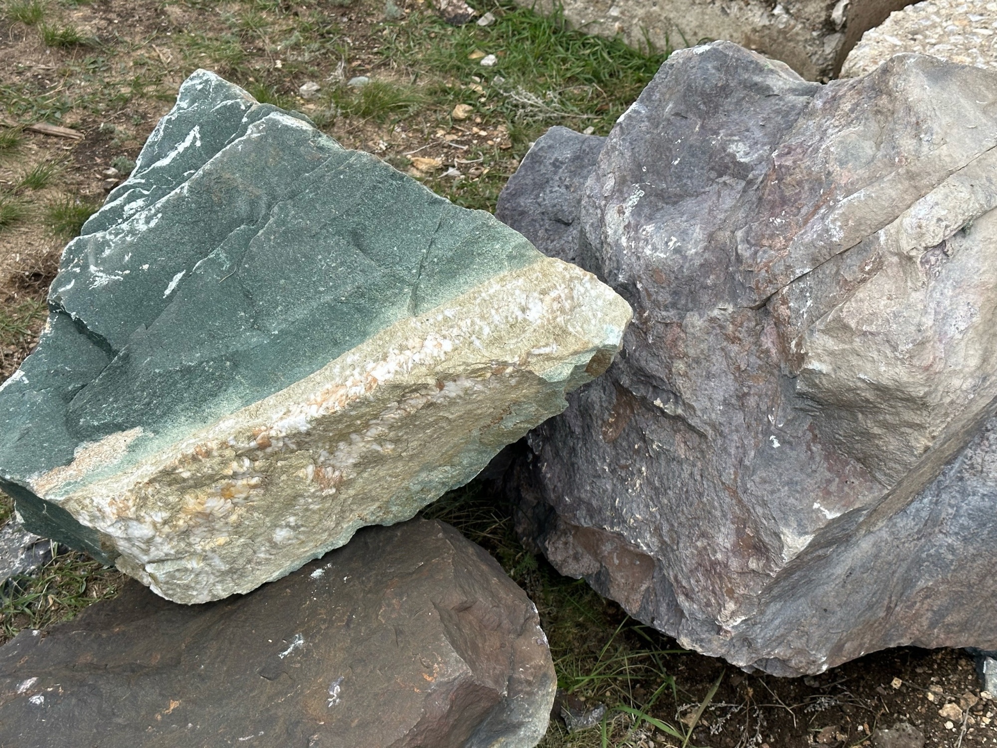 Камни для ландшафтного дизайна зелёные 10-60 килограмм купить в Симе