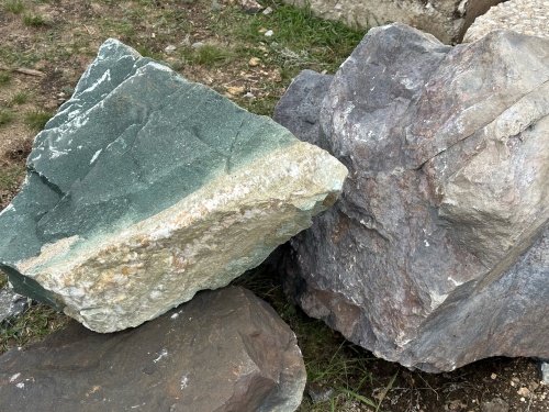 Камни для ландшафтного дизайна зелёные 10-60 килограмм купить в Симе