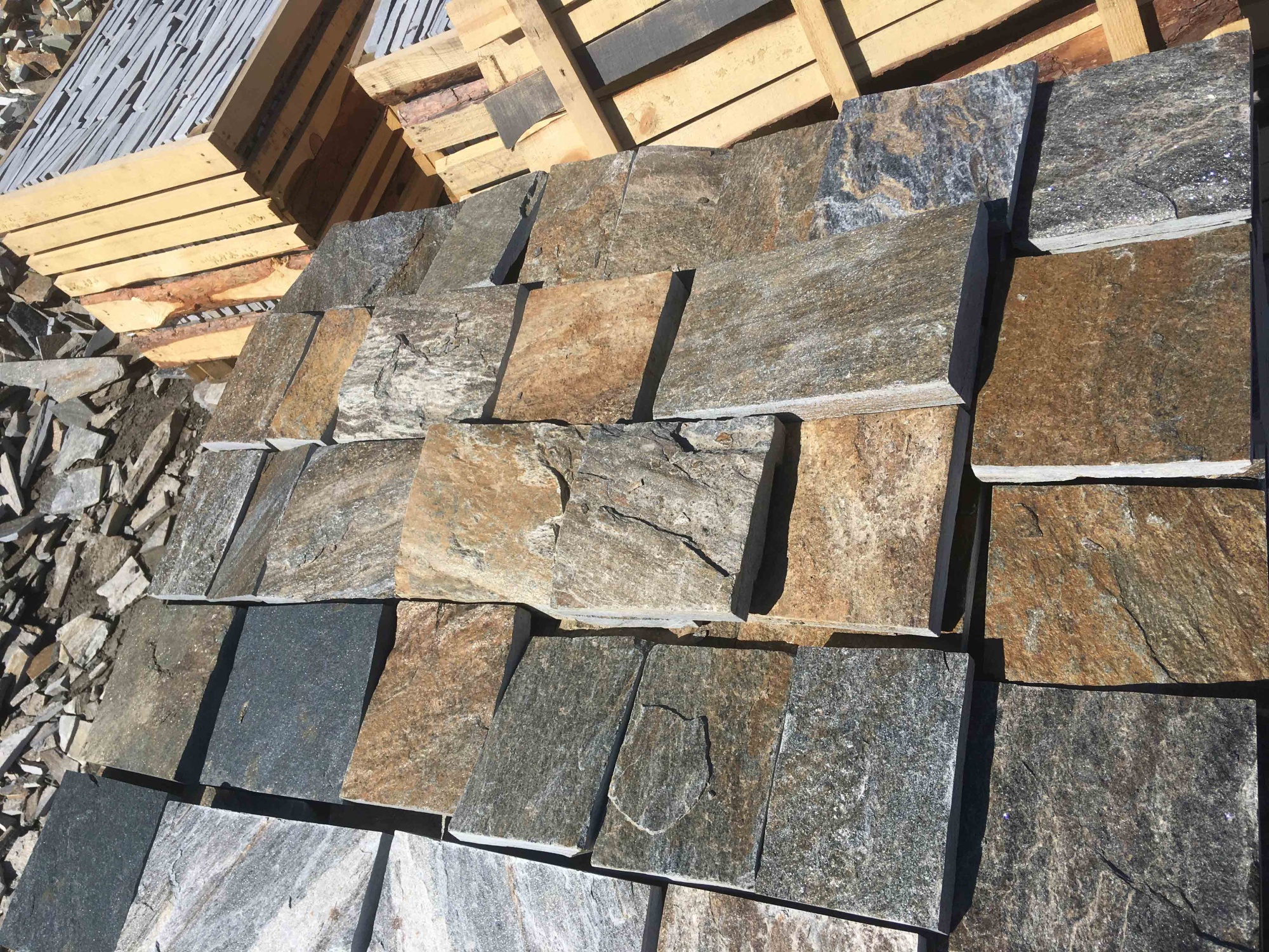 Плитка пилёная златолит Уральский для фасада купить в Симе