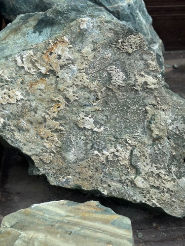 Ландшафтные глыбы зелёные 200-500 килограмм купить в Симе