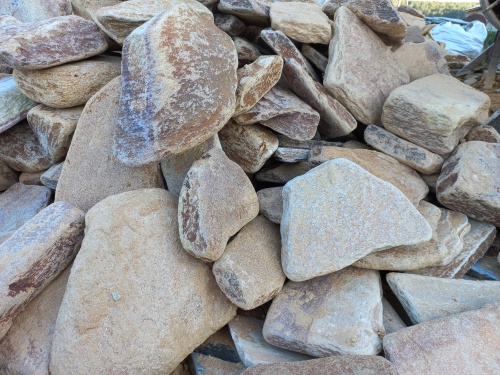 Златолит жёлтый, жёлто-зелёный глыбки и валуны для ланшафтного дизайна купить в Симе